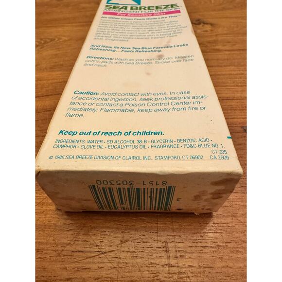 Vintage 1993 Sea Breeze Astringent 10 oz Bottle - Prop - Picture 5 of 10